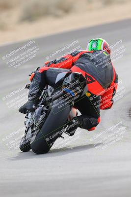 media/Dec-17-2022-SoCal Trackdays (Sat) [[224abd9271]]/Turn 10 Backside (120pm)/